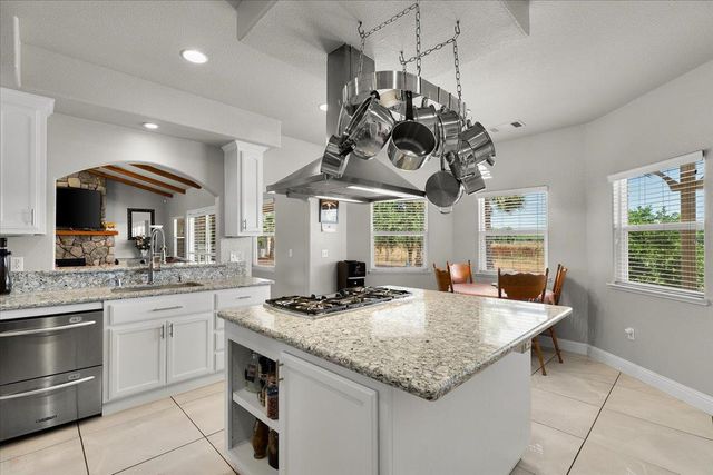 31011 Edwards Ave, Oakdale, CA 95361