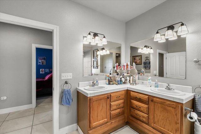 31011 Edwards Ave, Oakdale, CA 95361