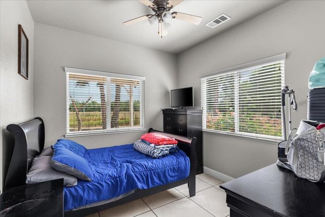 31011 Edwards Ave, Oakdale, CA 95361