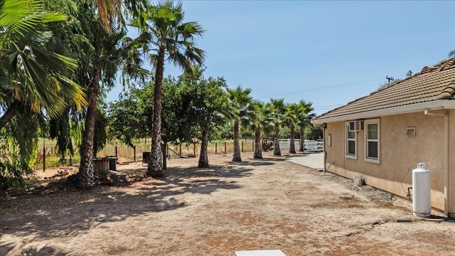 31011 Edwards Ave, Oakdale, CA 95361