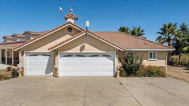 31011 Edwards Ave, Oakdale, CA 95361