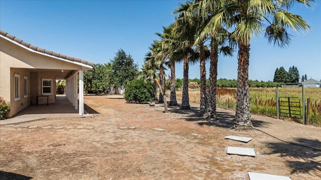 31011 Edwards Ave, Oakdale, CA 95361