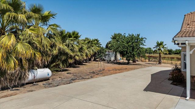 31011 Edwards Ave, Oakdale, CA 95361