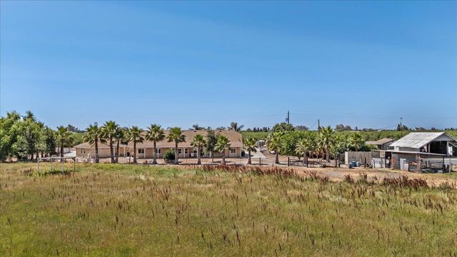 31011 Edwards Ave, Oakdale, CA 95361