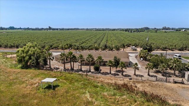 31011 Edwards Ave, Oakdale, CA 95361