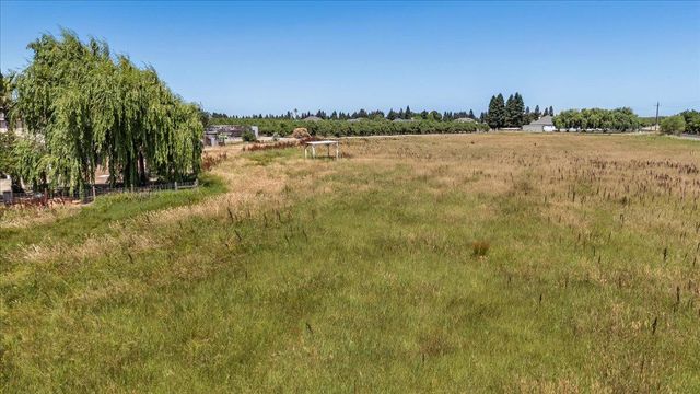 31011 Edwards Ave, Oakdale, CA 95361