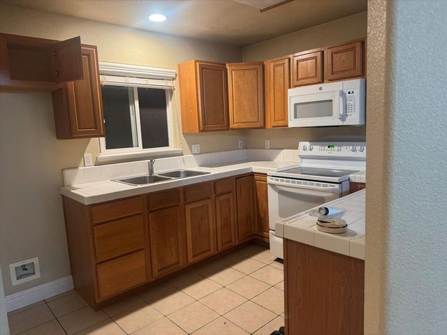 31011 Edwards Ave, Oakdale, CA 95361