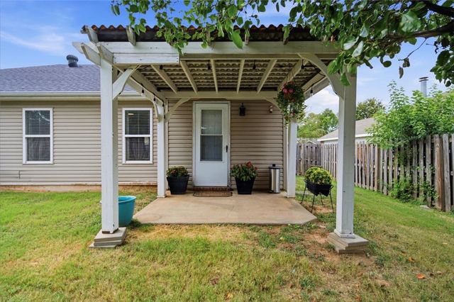 905 Sandrock Road, Bentonville, AR 72712