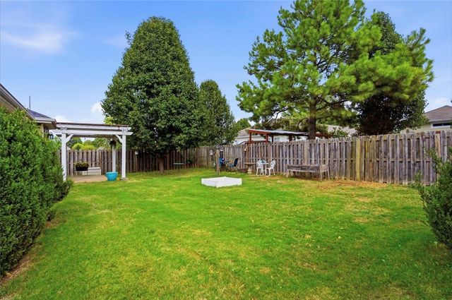 905 Sandrock Road, Bentonville, AR 72712