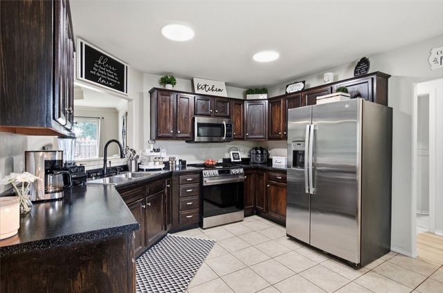 905 Sandrock Road, Bentonville, AR 72712