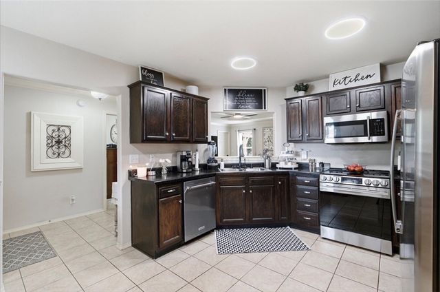 905 Sandrock Road, Bentonville, AR 72712