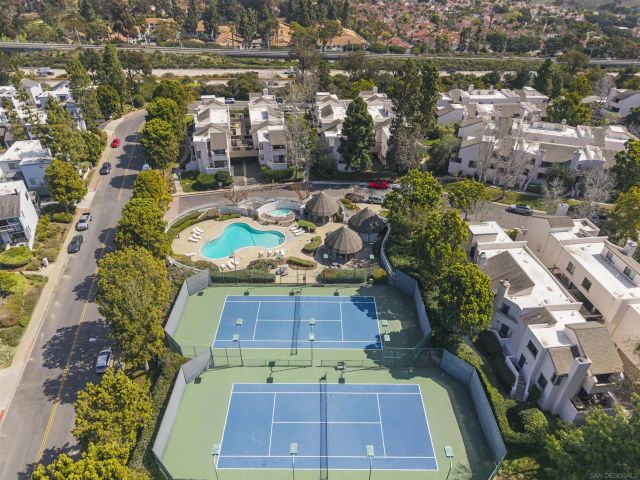 8490 Via Sonoma 10, La Jolla, CA 92037