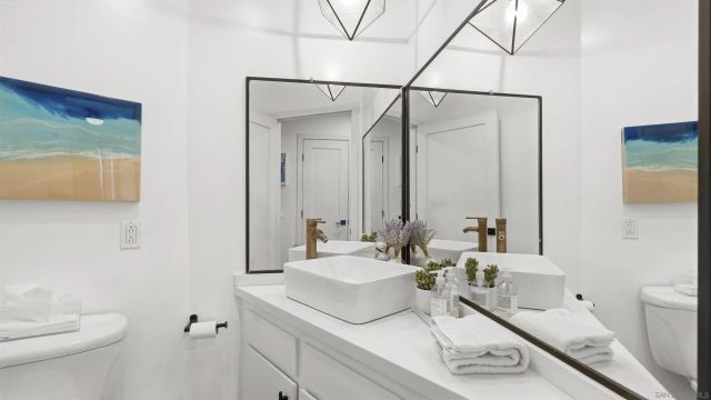 8490 Via Sonoma 10, La Jolla, CA 92037