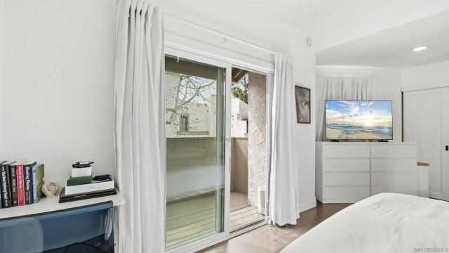 8490 Via Sonoma 10, La Jolla, CA 92037