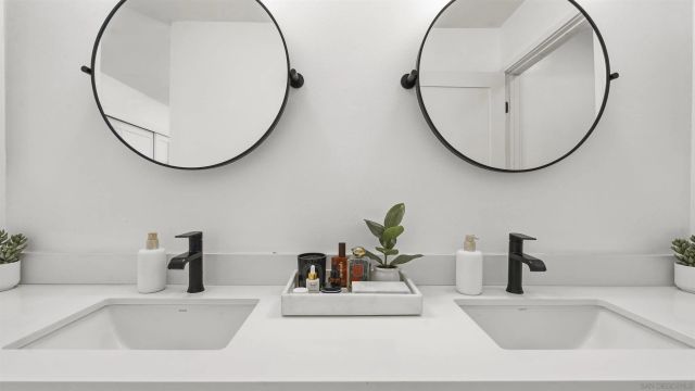 8490 Via Sonoma 10, La Jolla, CA 92037