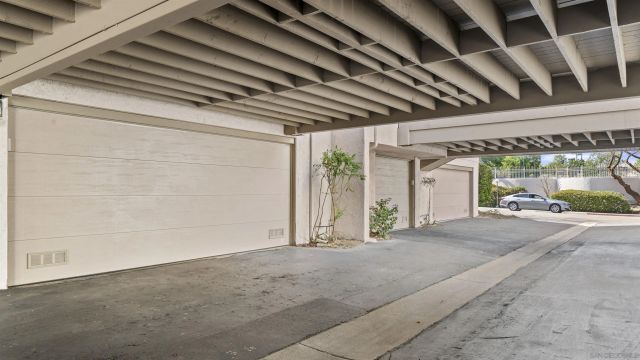 8490 Via Sonoma 10, La Jolla, CA 92037