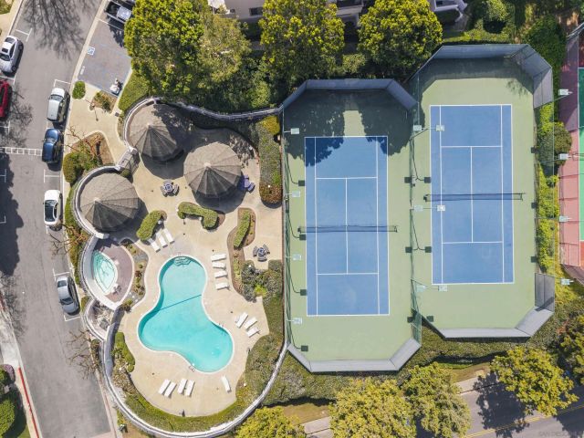 8490 Via Sonoma 10, La Jolla, CA 92037