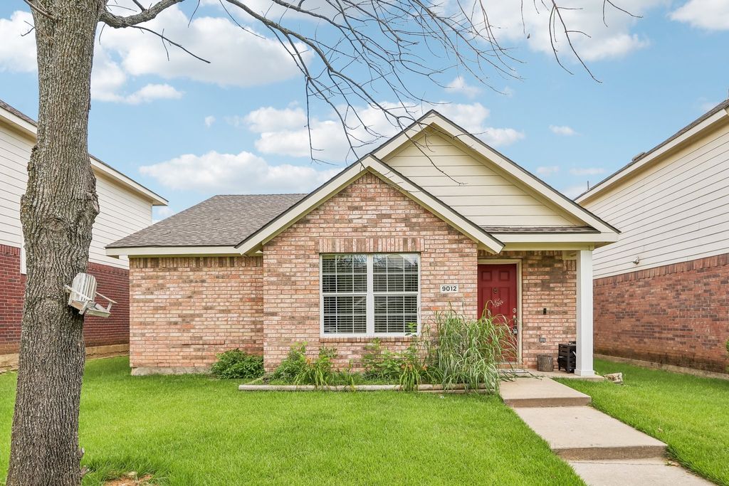 9012 Wayne Street, Cross Roads, TX 76227