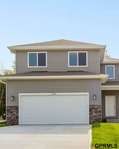 7921 N 94 Street, Omaha, NE 68122