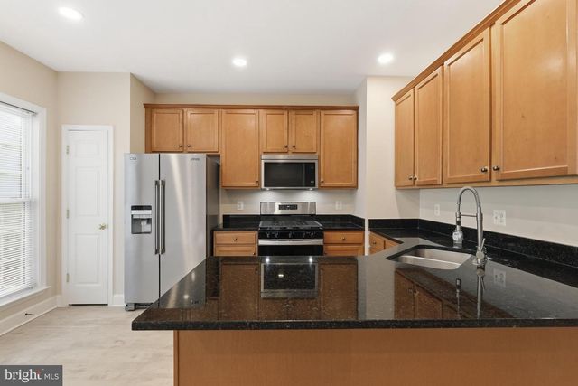 2512 TERRA COTTA CIR, Herndon, VA 20171