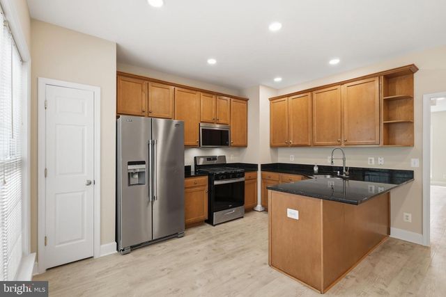 2512 TERRA COTTA CIR, Herndon, VA 20171