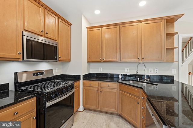2512 TERRA COTTA CIR, Herndon, VA 20171