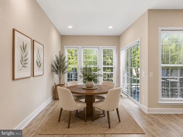 2512 TERRA COTTA CIR, Herndon, VA 20171