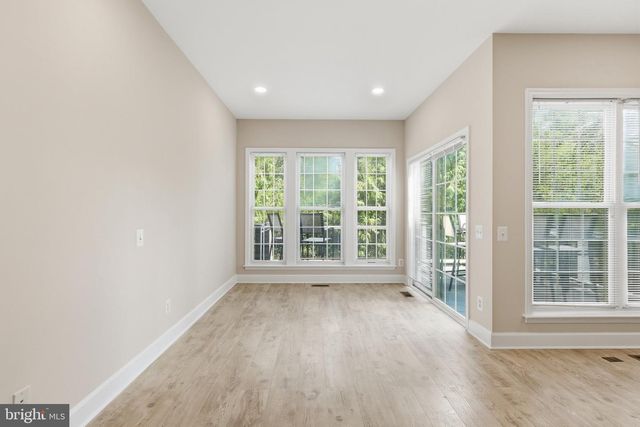 2512 TERRA COTTA CIR, Herndon, VA 20171