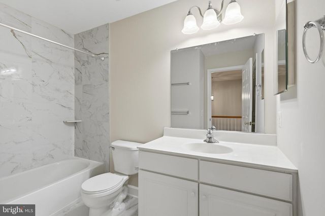 2512 TERRA COTTA CIR, Herndon, VA 20171