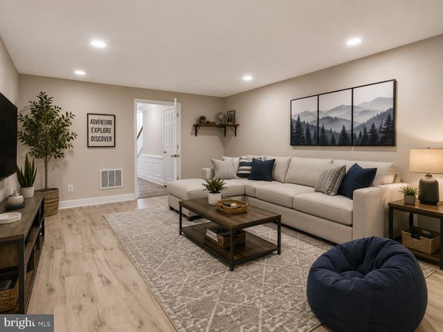 2512 TERRA COTTA CIR, Herndon, VA 20171