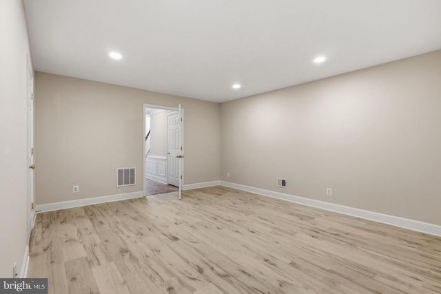 2512 TERRA COTTA CIR, Herndon, VA 20171