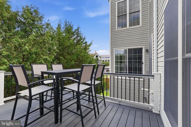 2512 TERRA COTTA CIR, Herndon, VA 20171