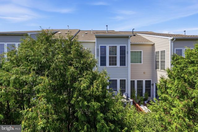 2512 TERRA COTTA CIR, Herndon, VA 20171
