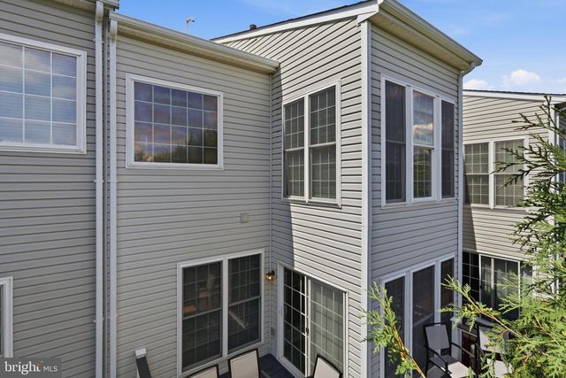 2512 TERRA COTTA CIR, Herndon, VA 20171