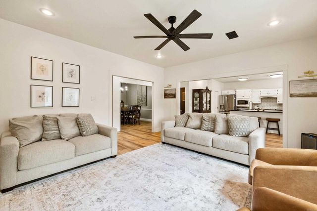 2221 E Longhills Road, Benton, AR 72019