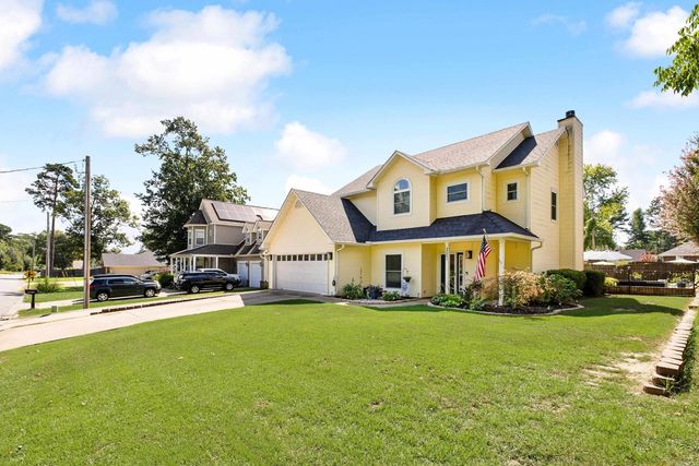 2221 E Longhills Road, Benton, AR 72019