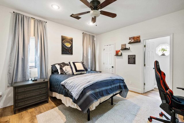 2221 E Longhills Road, Benton, AR 72019