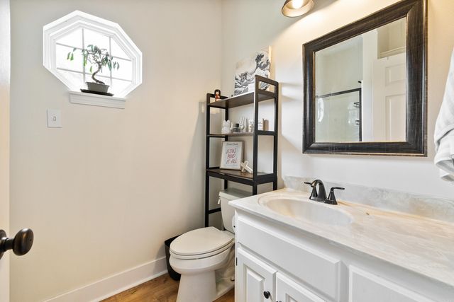 2221 E Longhills Road, Benton, AR 72019
