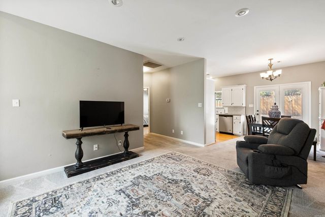 2221 E Longhills Road, Benton, AR 72019