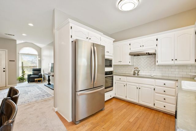2221 E Longhills Road, Benton, AR 72019