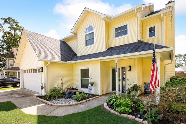 2221 E Longhills Road, Benton, AR 72019