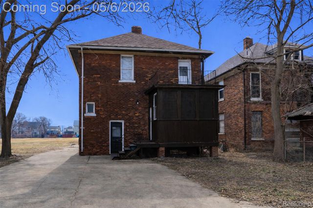 72 Pilgrim Street, Highland Park, MI 48203