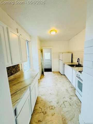 72 Pilgrim Street, Highland Park, MI 48203