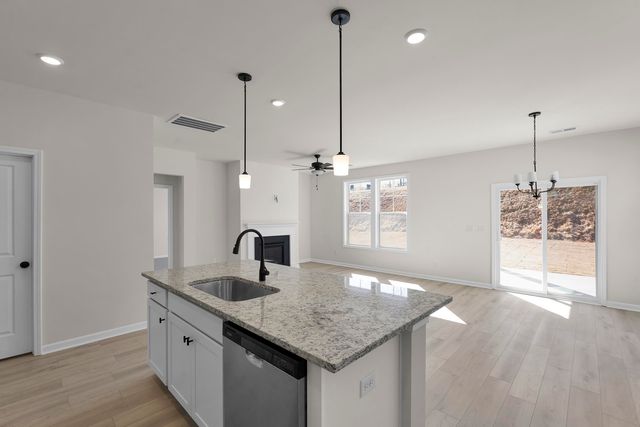 160 Hunter Ridge Drive, Boiling Springs, SC 29316