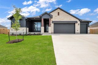 225 Lasso Loop, Lorena, TX 76655