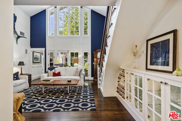 16731 Morrison Street, Encino, CA 91436