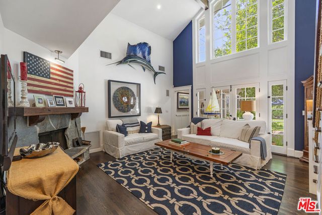 16731 Morrison Street, Encino, CA 91436