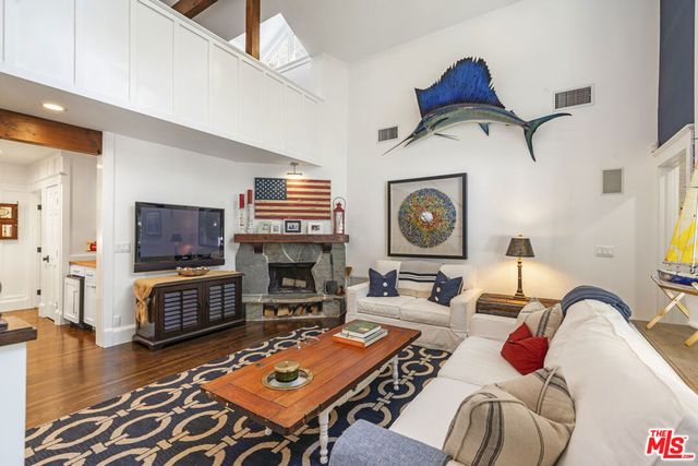 16731 Morrison Street, Encino, CA 91436