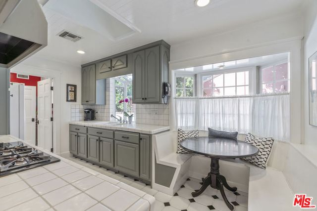 16731 Morrison Street, Encino, CA 91436