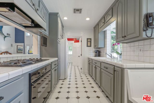 16731 Morrison Street, Encino, CA 91436